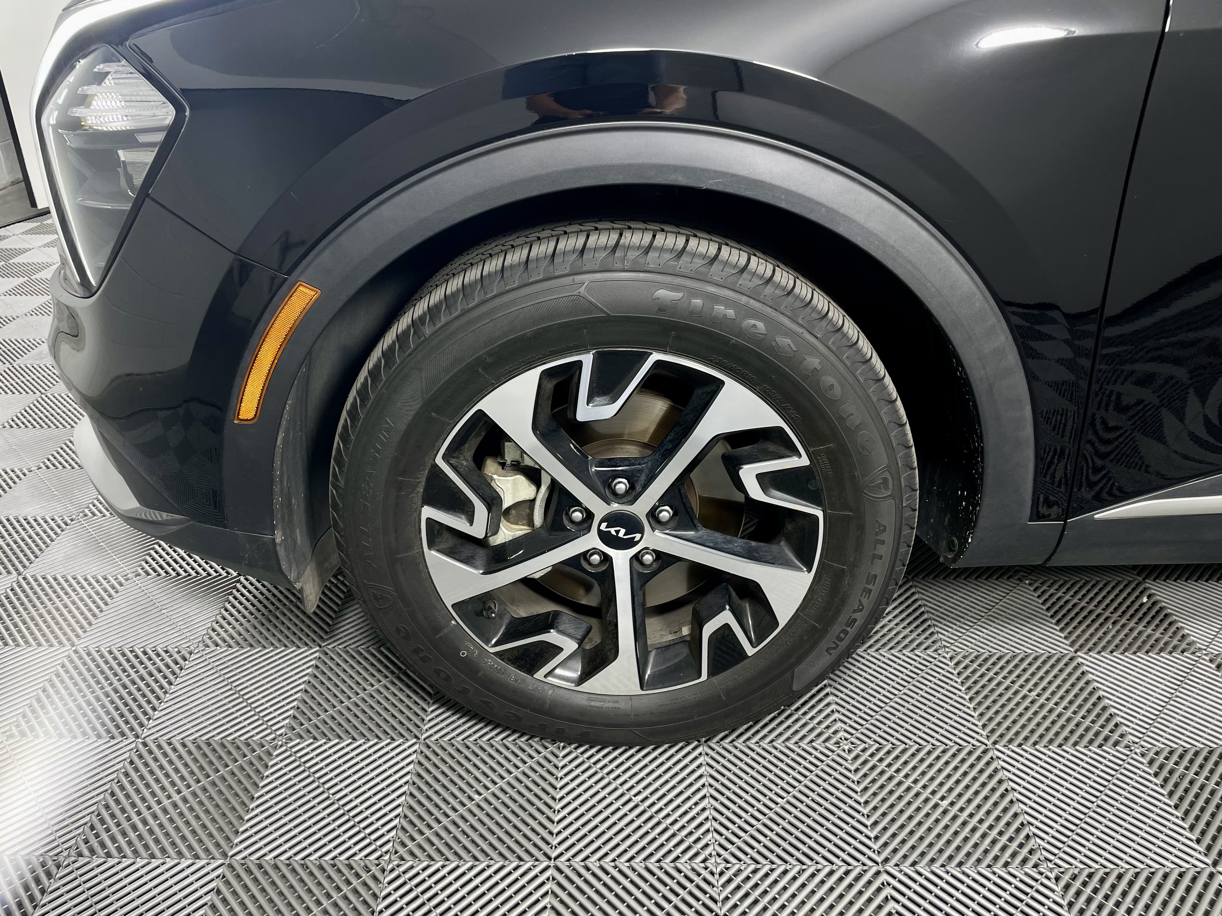 Used 2023 Kia Sportage EX FWD image 9