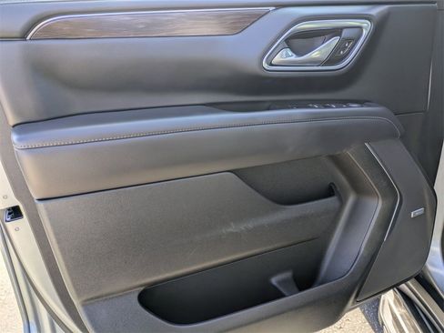 Used 2024 Chevrolet Tahoe LT image 11