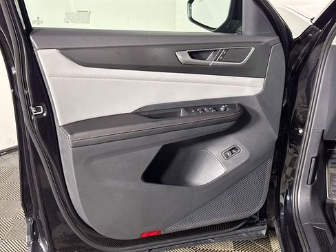 New 2026 Volkswagen Atlas Peak Edition image 10