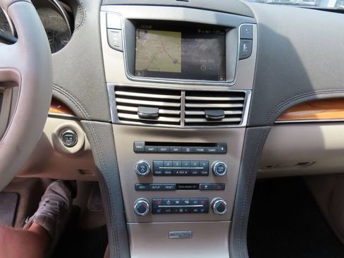Used 2010 Lincoln MKT 2WD image 20