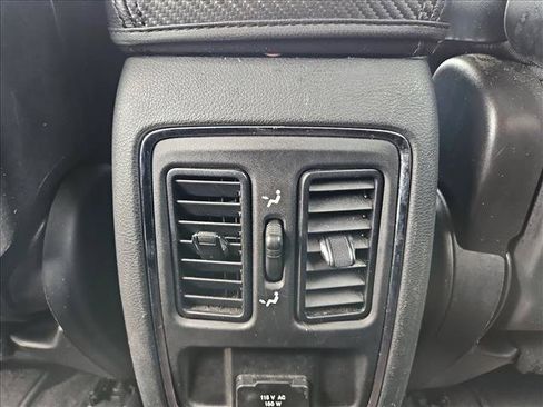 Used 2019 Jeep Grand Cherokee Altitude RWD image 16
