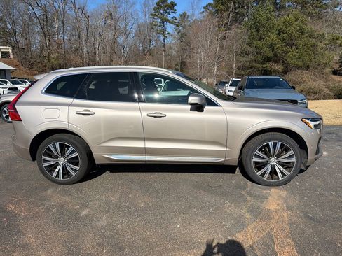 Certified 2023 Volvo XC60 B5 Plus w/ Protection Package Premier image 7