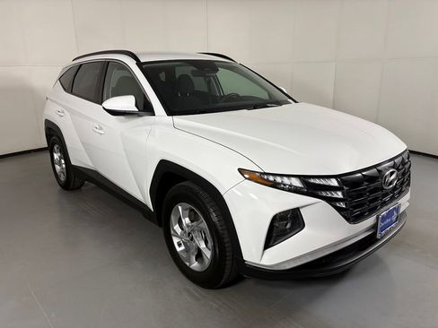 Used 2024 Hyundai Tucson SEL FWD image 2