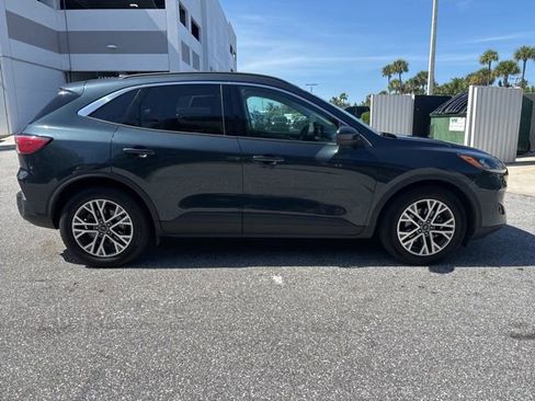 Used 2022 Ford Escape SEL w/ Technology Package FWD image 2
