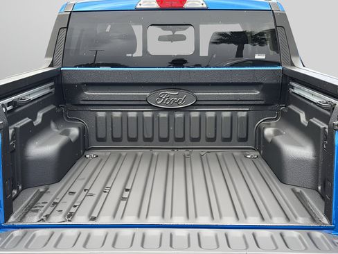 New 2025 Ford Maverick Lariat w/ 4K Tow Package image 32