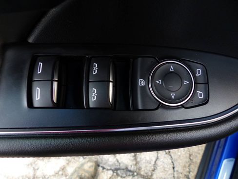 Used 2025 Buick Envision Avenir AWD/4WD image 19