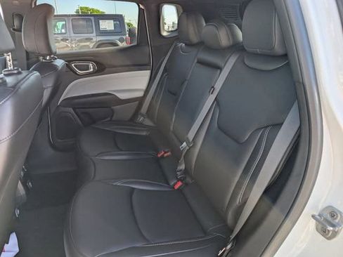 Used 2025 Jeep Compass Limited image 27