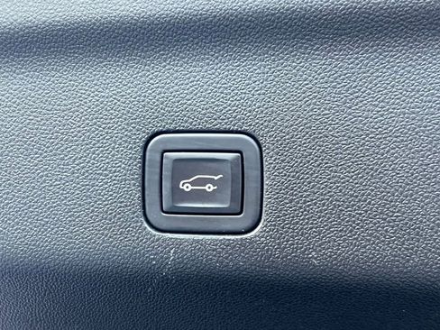 Used 2024 Cadillac Escalade ESV Sport image 20