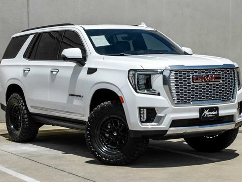 Used 2021 GMC Yukon Denali w/ Denali Premium Package AWD/4WD image 7