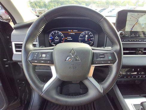 Used 2024 Mitsubishi Outlander SEL AWD/4WD image 22