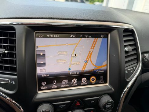 Used 2016 Jeep Grand Cherokee Laredo 75th Anniversary AWD/4WD image 16