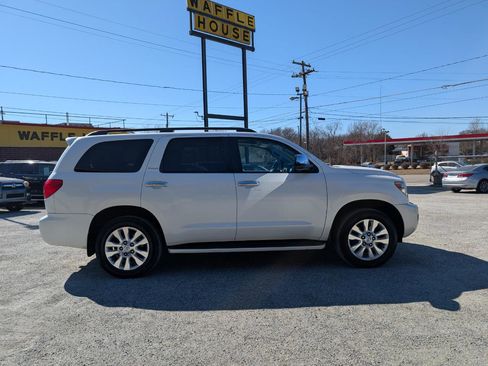 Used 2014 Toyota Sequoia Platinum image 5