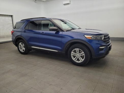 Used 2021 Ford Explorer XLT w/ Equipment Group 202A AWD/4WD image 11