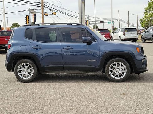 Used 2021 Jeep Renegade Latitude FWD image 12