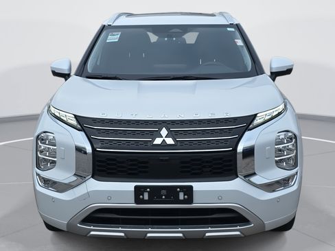 Used 2024 Mitsubishi Outlander SEL image 2