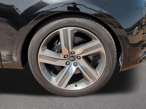 Used 2025 Land Rover Discovery Metropolitan Edition AWD/4WD image 7
