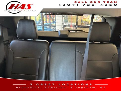 Used 2020 Chevrolet Traverse LT w/ LT Premium Package image 4