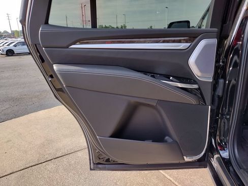 Used 2026 Cadillac Escalade Platinum Sport w/ LPO, Floor Liner Package AWD/4WD image 26