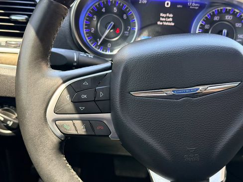 Used 2016 Chrysler 300 C RWD image 23