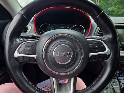 Used 2019 Jeep Compass Trailhawk AWD/4WD image 10