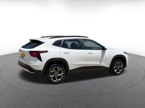 Used 2025 Chevrolet Trax LT FWD image 15