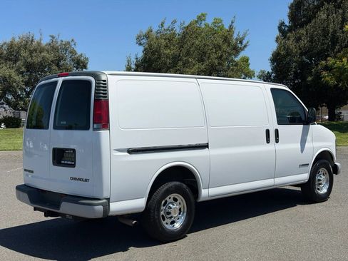 Used 2001 Chevrolet Express 3500 RWD image 12