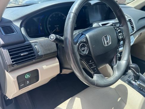 Used 2014 Honda Accord Touring image 14