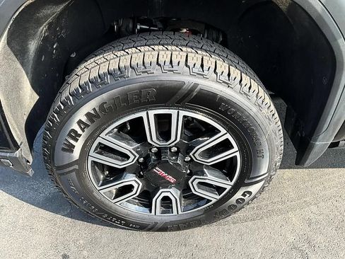 Used 2023 GMC Sierra 2500 AT4 w/ AT4 Premium Plus Package AWD/4WD image 12