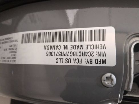 Used 2023 Chrysler Pacifica Touring-L FWD image 32