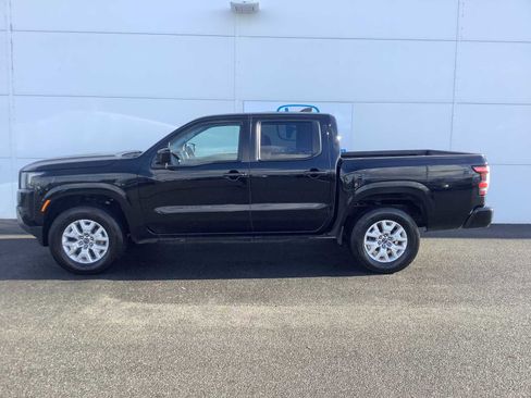 Used 2023 Nissan Frontier SV image 2