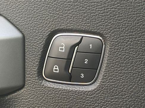 Used 2015 Ford F150 Lariat w/ Equipment Group 501A Mid RWD image 17