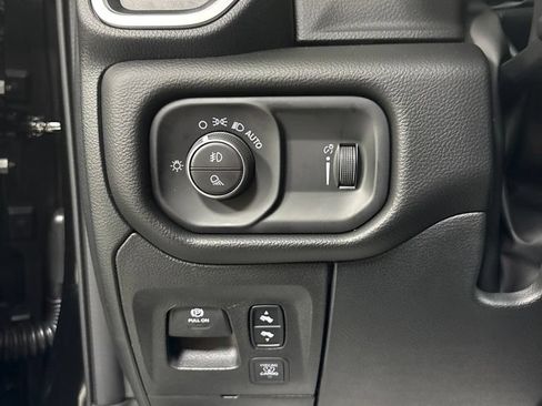 New 2026 RAM 1500 4x4 Crew Cab image 9