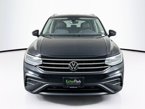 Used 2024 Volkswagen Tiguan SE AWD/4WD image 2