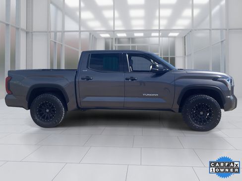 Used 2022 Toyota Tundra SR5 w/ Convenience Package image 7