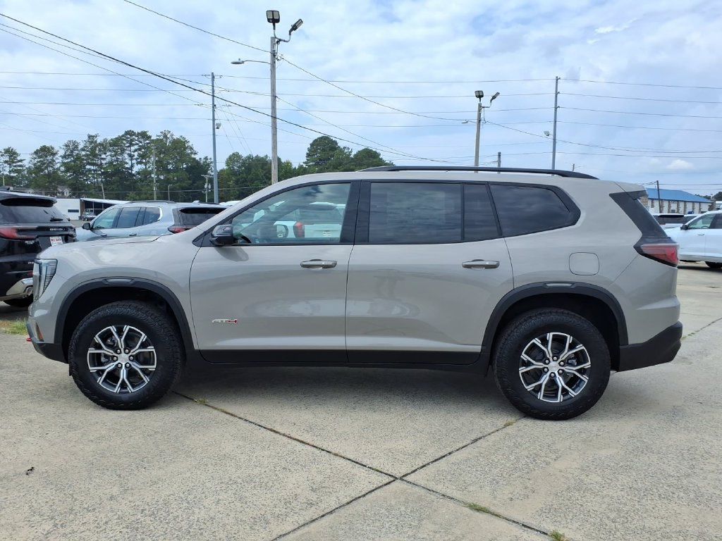 New 2026 GMC Acadia AT4 w/ LPO, Floor Liner Package AWD/4WD image 4