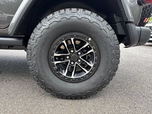 New 2026 Jeep Wrangler Unlimited Rubicon AWD/4WD image 16
