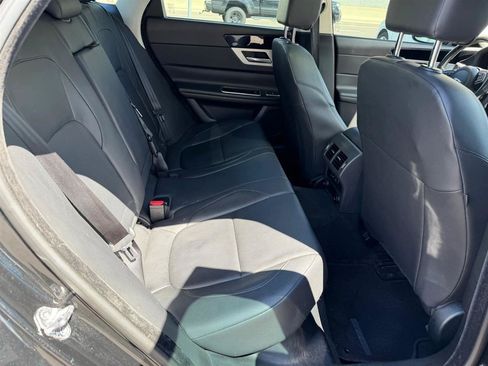 Used 2018 Jaguar XF Premium RWD image 34