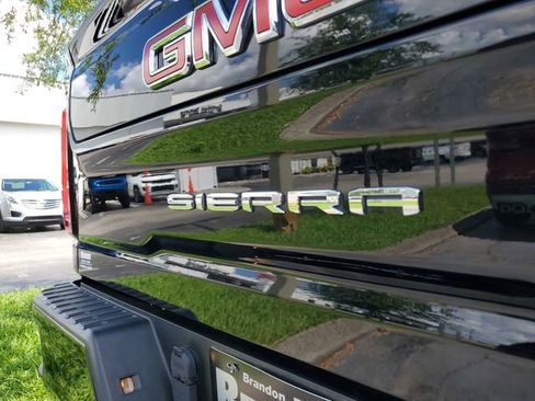 Used 2022 GMC Sierra 2500 AT4 AWD/4WD image 7