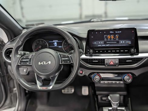 Used 2022 Kia Forte GT-Line w/ GT-Line Technology Package FWD image 5
