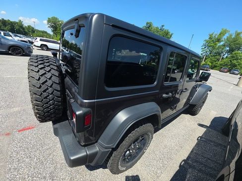Used 2023 Jeep Wrangler Unlimited w/ Cold Weather Group AWD/4WD image 2