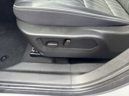 Used 2023 Buick Envision Avenir AWD/4WD image 28