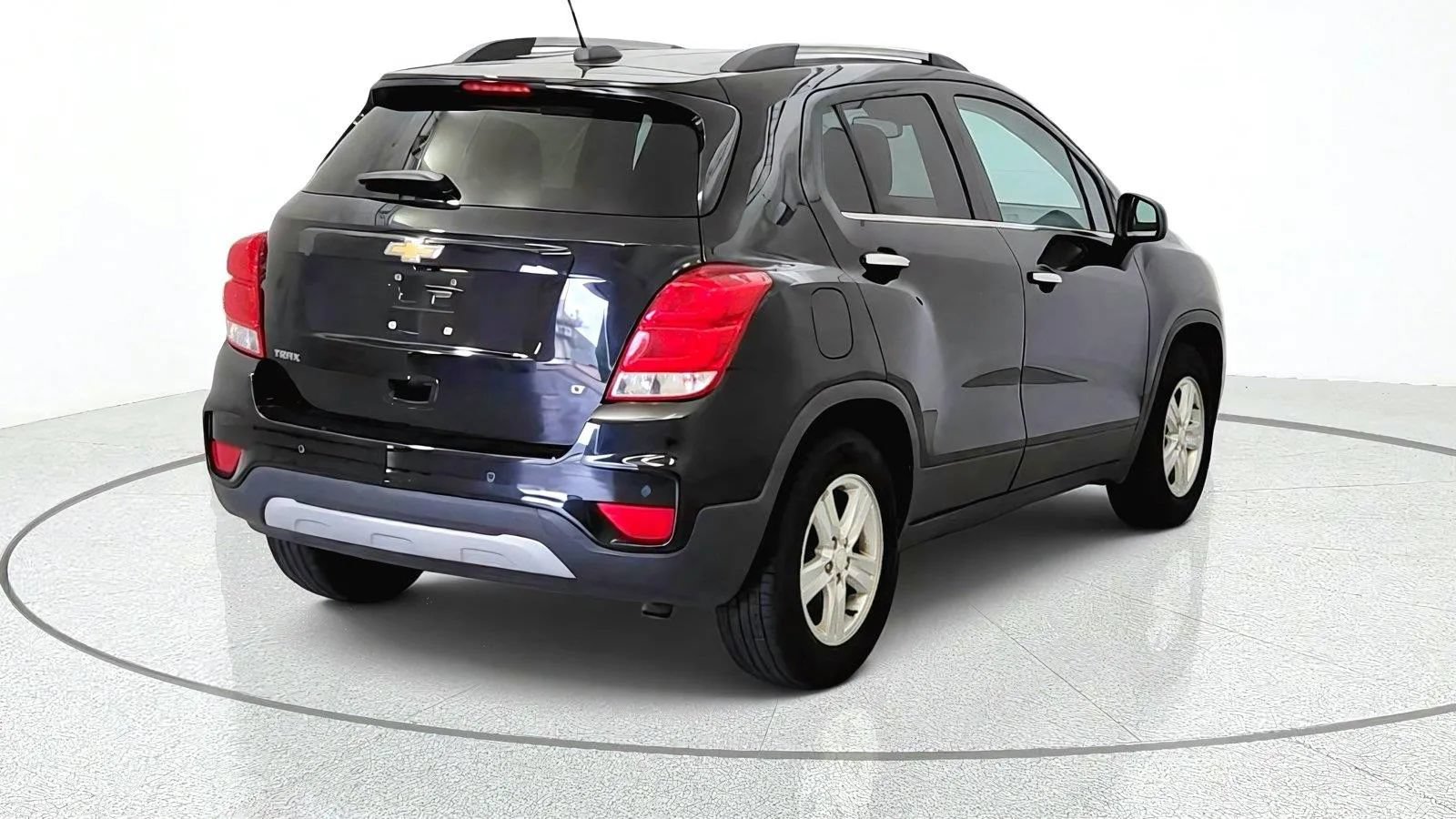 Used 2019 Chevrolet Trax LT w/ Driver Confidence Package FWD image 8