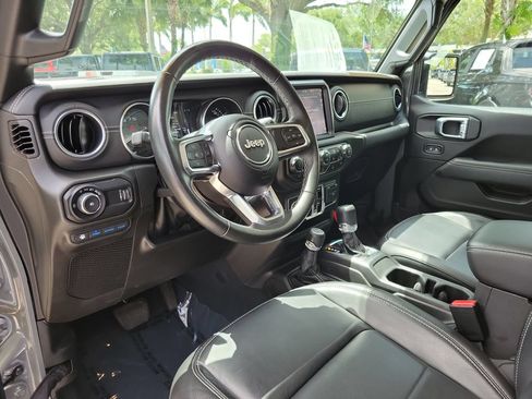 Used 2023 Jeep Wrangler Unlimited Sahara w/ Cold Weather Group AWD/4WD image 15