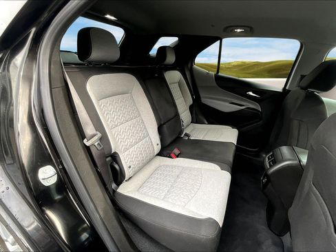 Used 2022 Chevrolet Equinox LS w/ LS Convenience Package image 16