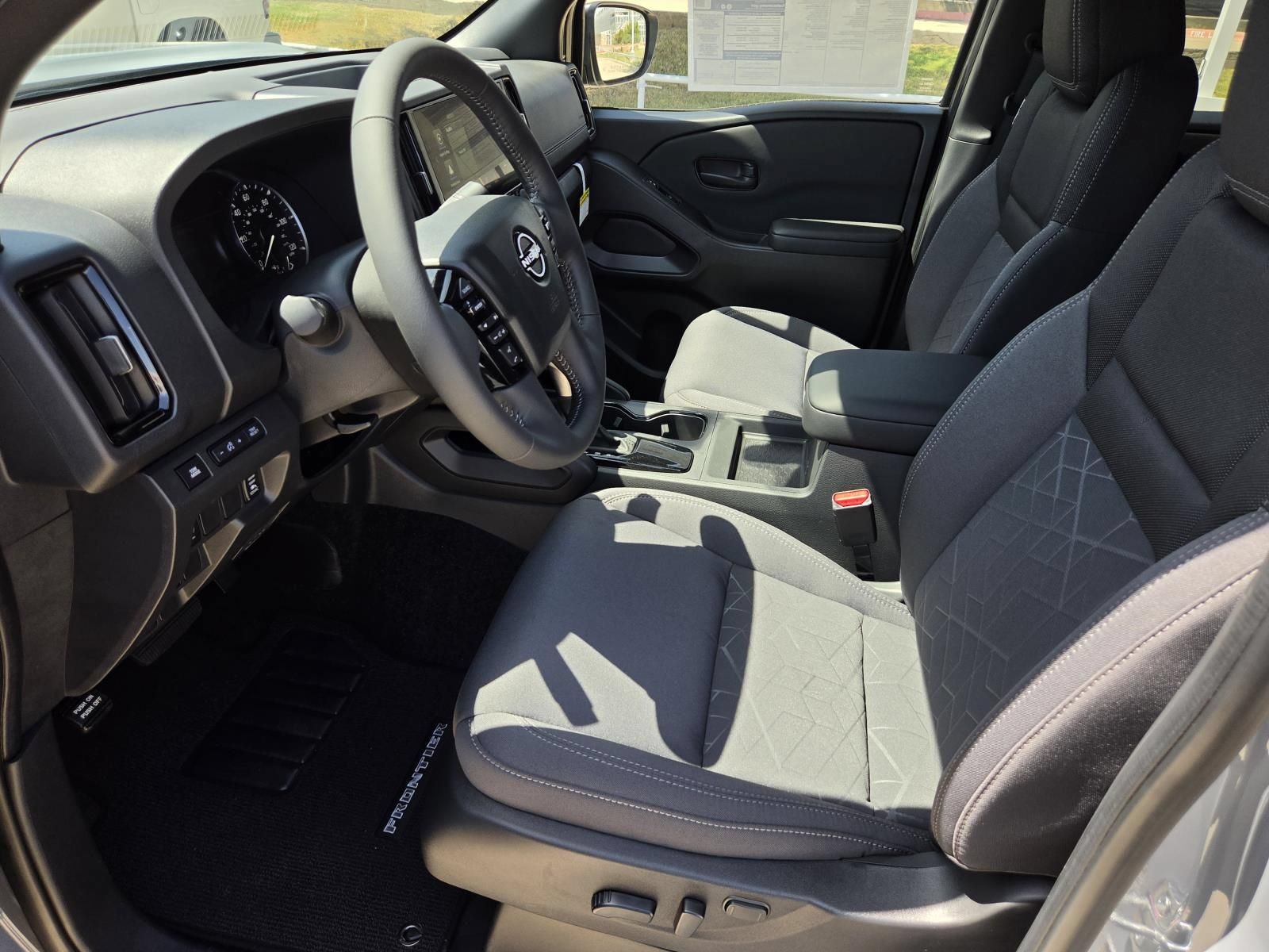 New 2027 Nissan Frontier SV w/ SV Convenience Package RWD image 18