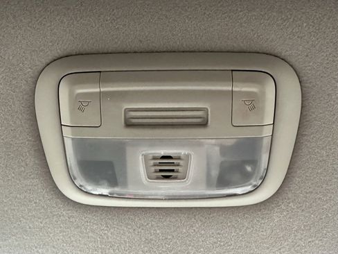 Used 2016 Subaru Crosstrek 2.0i Premium image 31