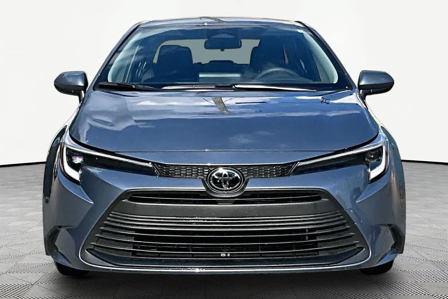 Used 2026 Toyota Corolla LE FWD image 4