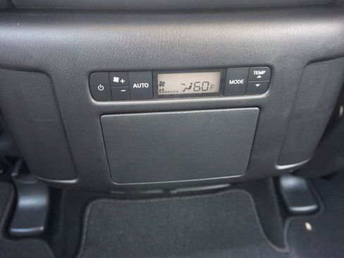 Used 2024 Nissan Armada SL w/ Captain's Chairs Package AWD/4WD image 16
