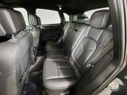 Certified 2024 Porsche Macan AWD/4WD image 22