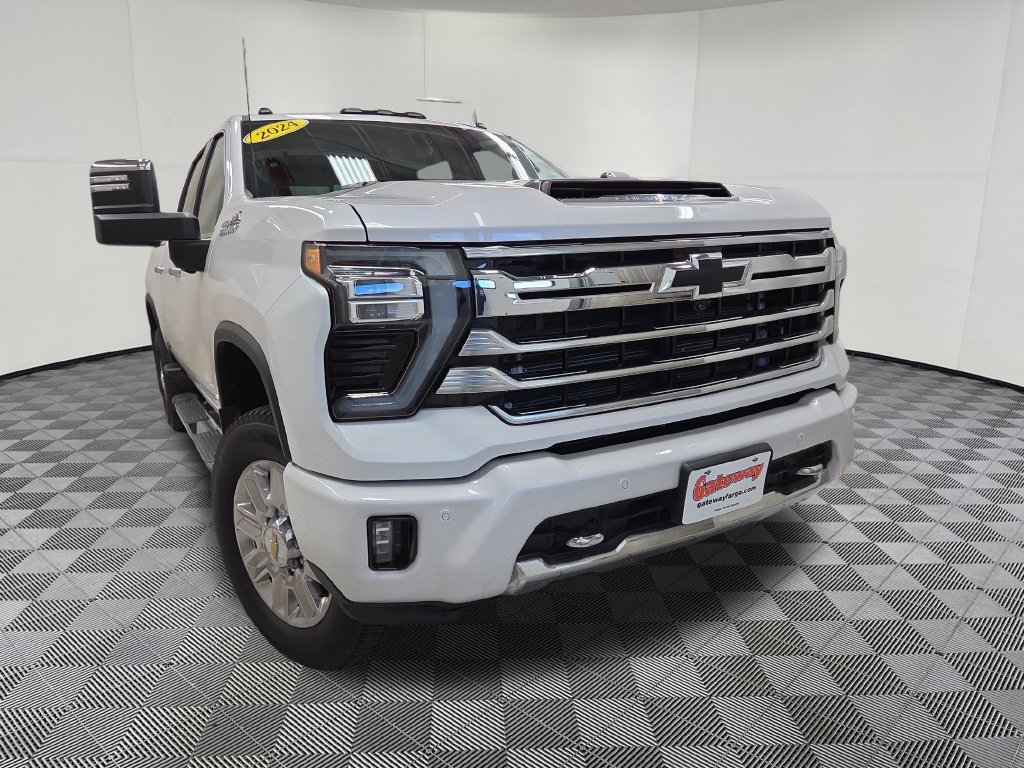 Used 2024 Chevrolet Silverado 2500 High Country w/ High Country Premium Package AWD/4WD image 2